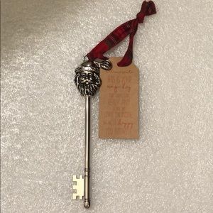 Mud pie magic Santa Christmas key